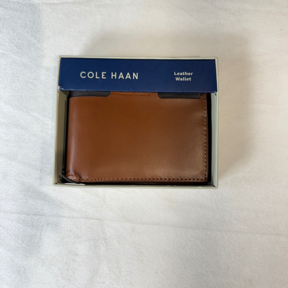 Cole Haan Mens‎ Leather Bifold Wallet Tan Card Holder Classic Business Style